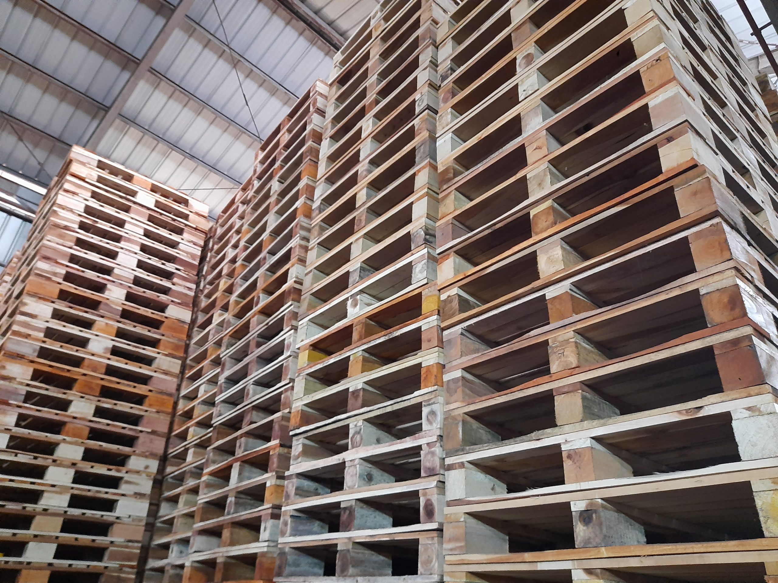 Supplier Pallet Kayu Karawang Terbaik